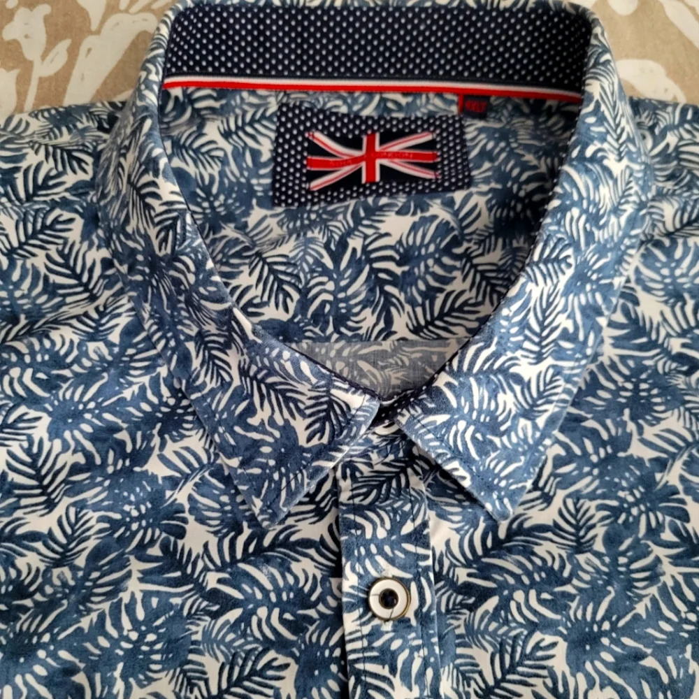 Mens short sleeve shirt - Picture 1 of 3